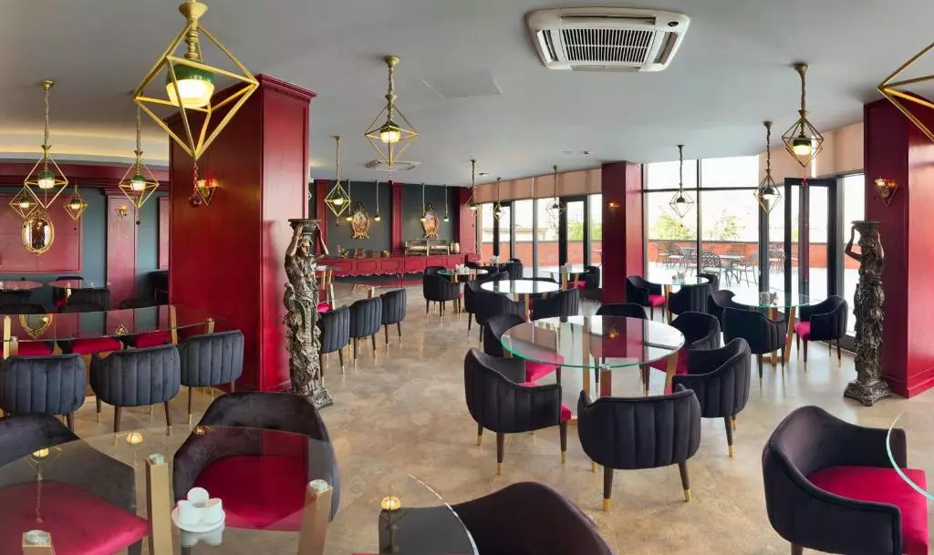 Denis hotel